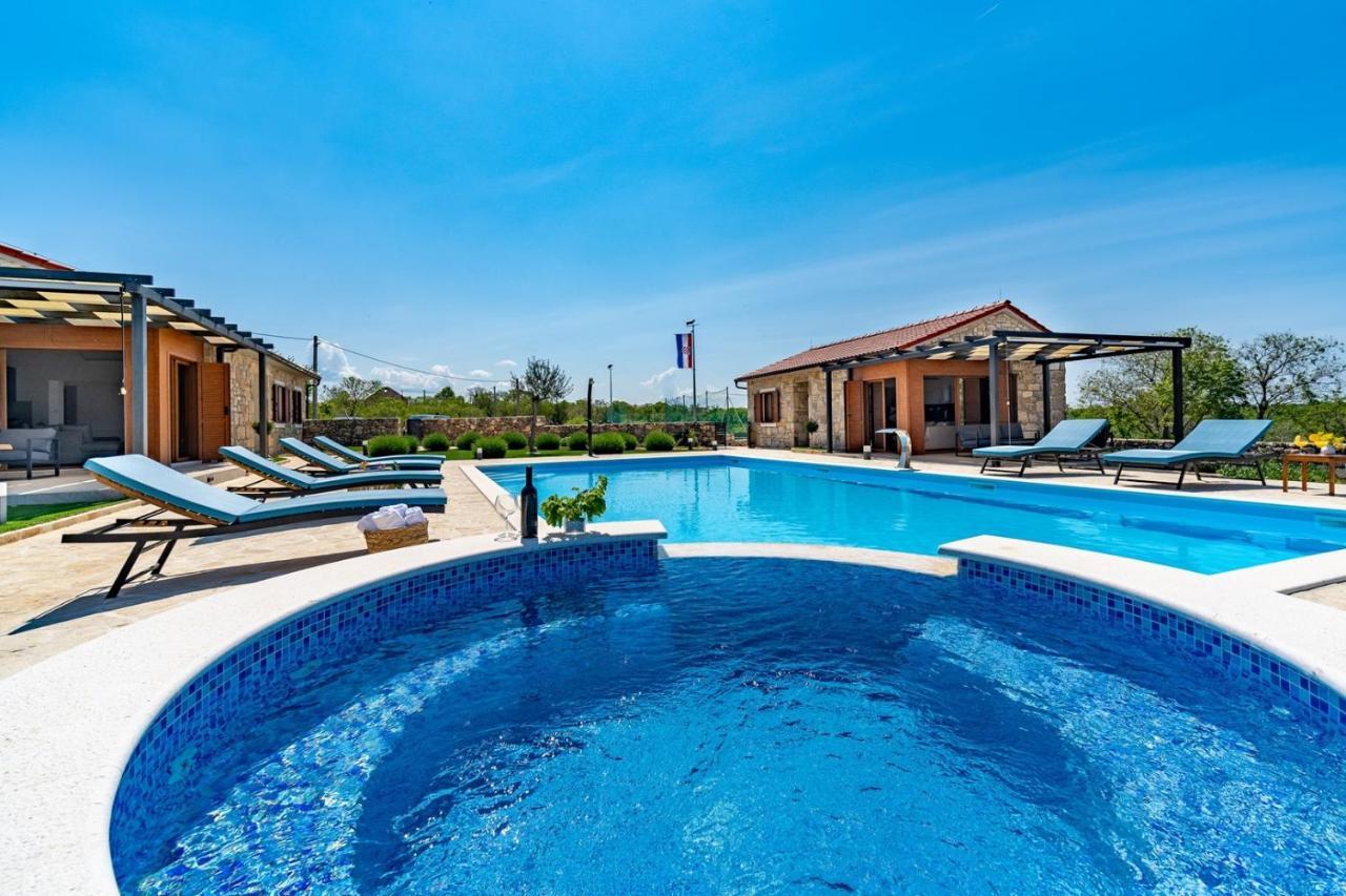 New! Promina Luxury Villa With 72Sqm Heated Pool, Jacuzzi, Infrared Sauna, Tennis Court, Media Room Bogatic Екстер'єр фото