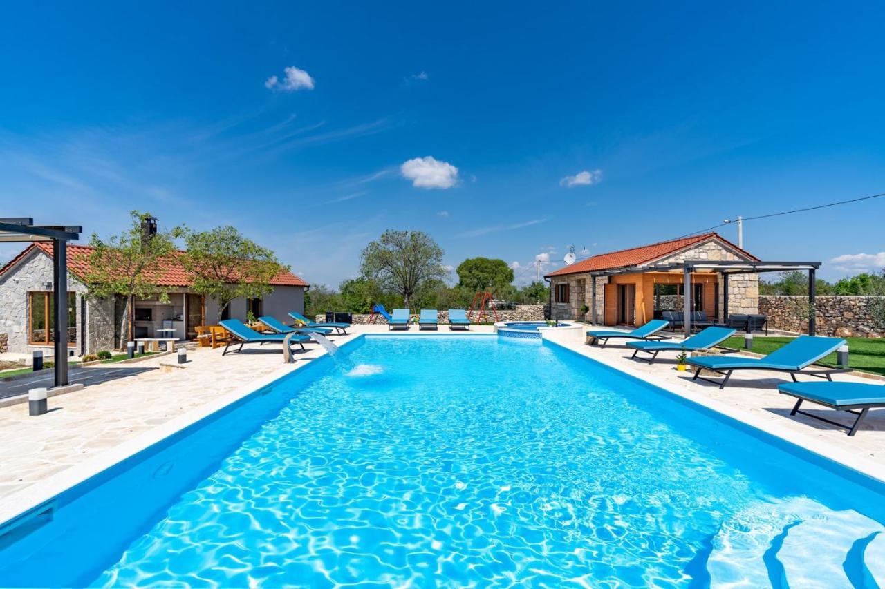 New! Promina Luxury Villa With 72Sqm Heated Pool, Jacuzzi, Infrared Sauna, Tennis Court, Media Room Bogatic Екстер'єр фото