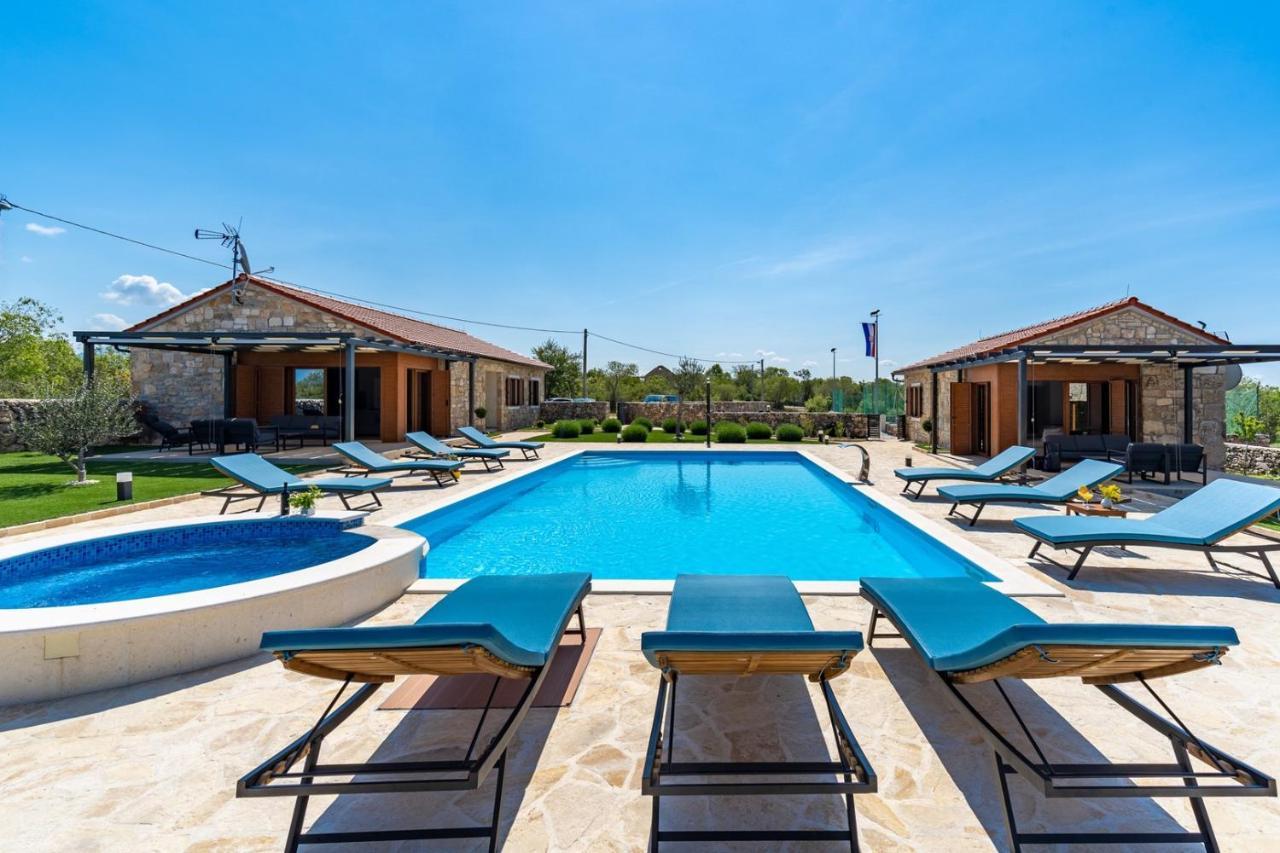 New! Promina Luxury Villa With 72Sqm Heated Pool, Jacuzzi, Infrared Sauna, Tennis Court, Media Room Bogatic Екстер'єр фото