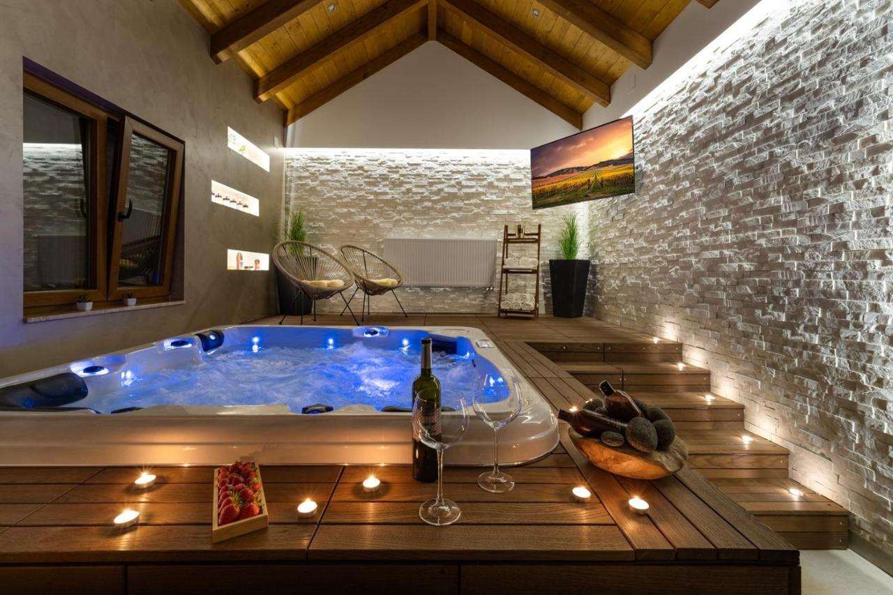New! Promina Luxury Villa With 72Sqm Heated Pool, Jacuzzi, Infrared Sauna, Tennis Court, Media Room Bogatic Екстер'єр фото