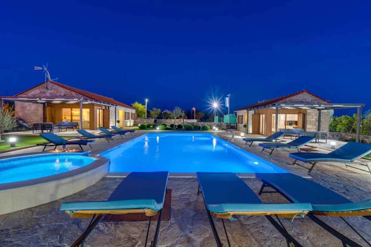 New! Promina Luxury Villa With 72Sqm Heated Pool, Jacuzzi, Infrared Sauna, Tennis Court, Media Room Bogatic Екстер'єр фото