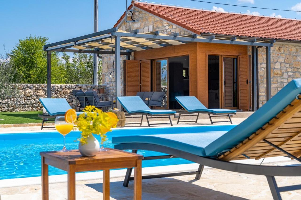 New! Promina Luxury Villa With 72Sqm Heated Pool, Jacuzzi, Infrared Sauna, Tennis Court, Media Room Bogatic Екстер'єр фото