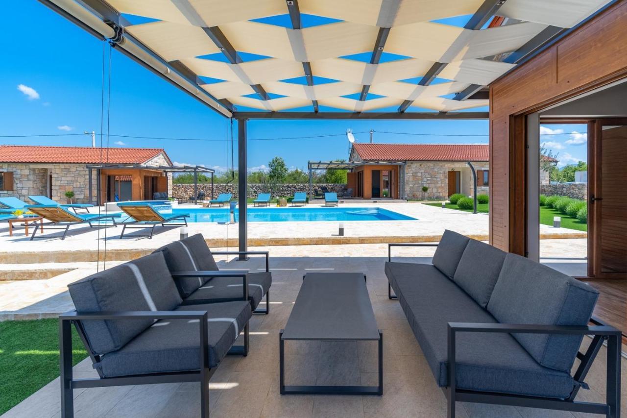 New! Promina Luxury Villa With 72Sqm Heated Pool, Jacuzzi, Infrared Sauna, Tennis Court, Media Room Bogatic Екстер'єр фото