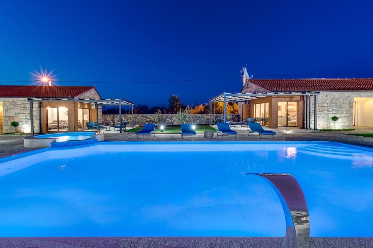 New! Promina Luxury Villa With 72Sqm Heated Pool, Jacuzzi, Infrared Sauna, Tennis Court, Media Room Bogatic Екстер'єр фото